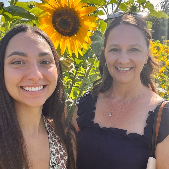 Meet your Posher, Donna - Picture 2 of 4